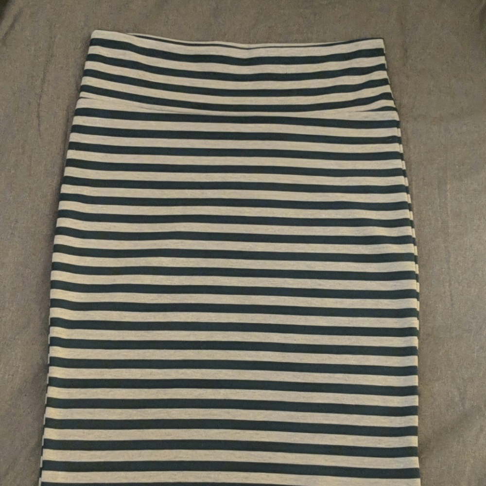LulaRoe Cassie skirt